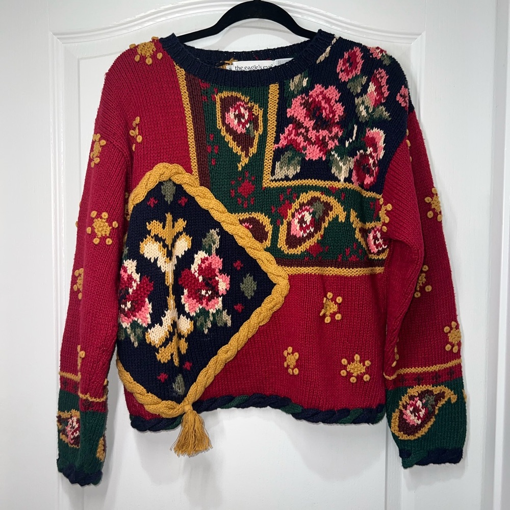 The Eagle’s Eye VTG Holiday Hand Knit Pullover Sweater Gold Tassel Detail Small